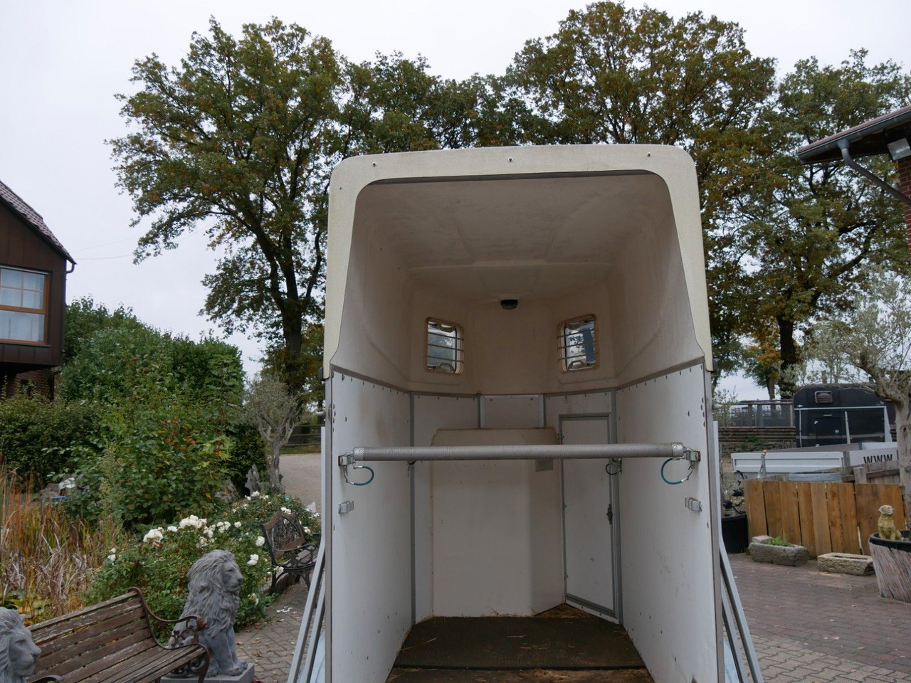 Blomert 1,5 Pferde Holz Poly - 가축 트레일러 : 사진 4 Blomert 1,5 Pferde Holz Poly - 가축 트레일러 : 사진 4