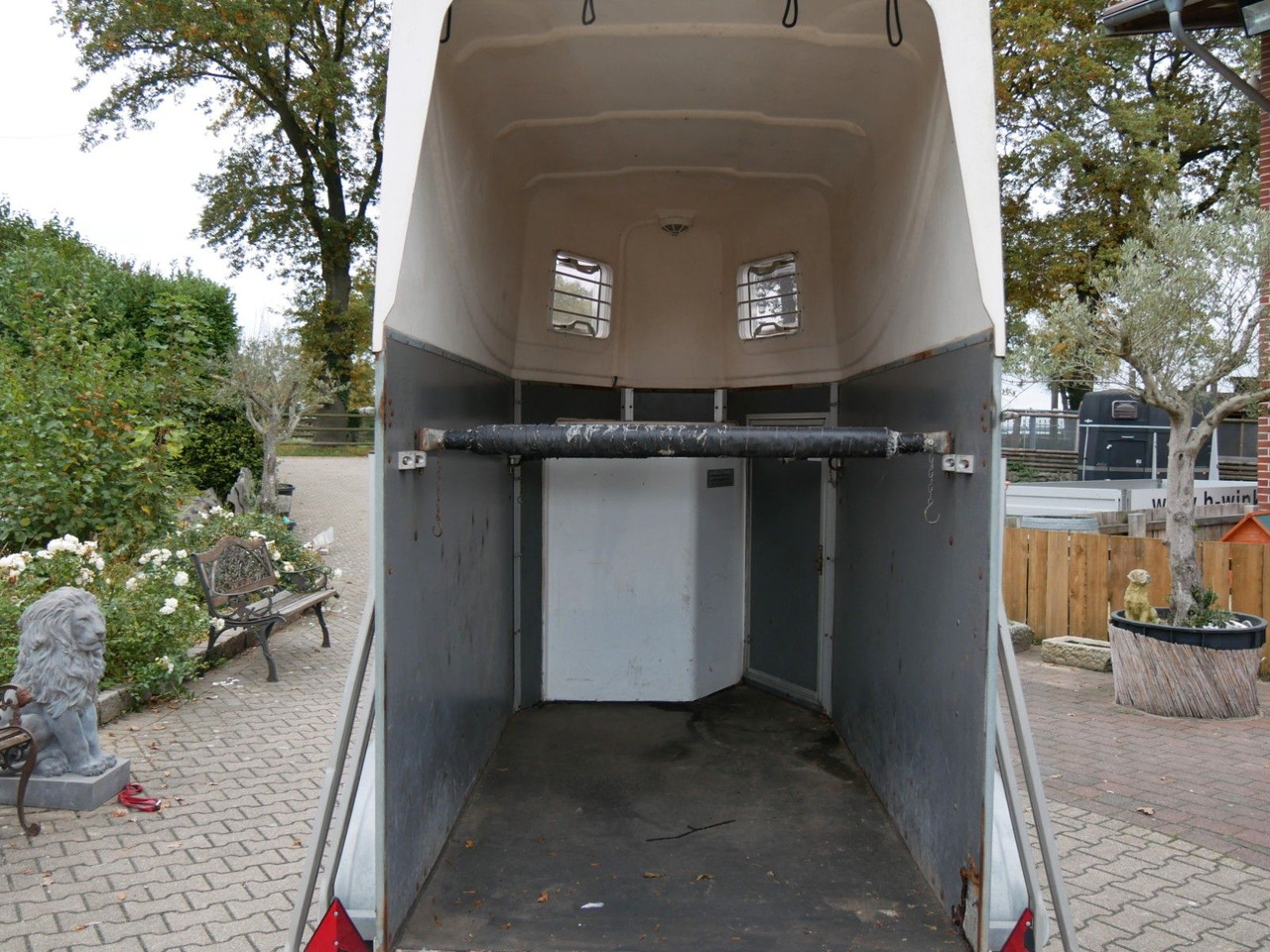 Blomert 1,5 Pferde mit Sattelkammer - 가축 트레일러 : 사진 3 Blomert 1,5 Pferde mit Sattelkammer - 가축 트레일러 : 사진 3