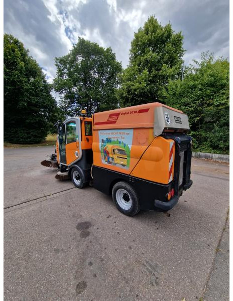 Bucher Kehrmaschine BUCHER-GUYER Kehrmaschine EG 4.500 kg Diesel Topzustand - 산업용 스위퍼 : 사진 5 Bucher Kehrmaschine BUCHER-GUYER Kehrmaschine EG 4.500 kg Diesel Topzustand - 산업용 스위퍼 : 사진 5