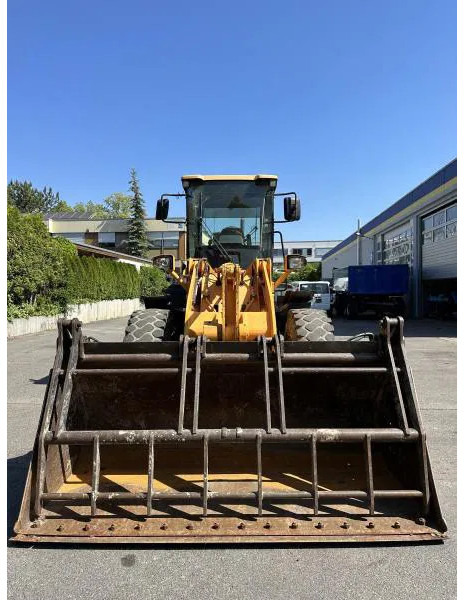 Hyundai HL730-9A 4X4 Radlader Mulch-/Klappschaufel KLIMA A HL730-9A 4X4 Radlader Mulch-/Klappschaufel KLIMA A/C - 휠 로더 : 사진 3 Hyundai HL730-9A 4X4 Radlader Mulch-/Klappschaufel KLIMA A HL730-9A 4X4 Radlader Mulch-/Klappschaufel KLIMA A/C - 휠 로더 : 사진 3