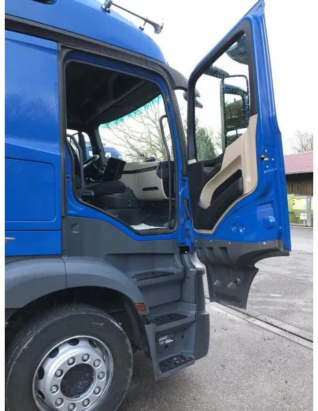 트랙터 유닛 Mercedes-Benz Actros 1845 LS LOW MEGA Streamspace Intarder : 사진 9 트랙터 유닛 Mercedes-Benz Actros 1845 LS LOW MEGA Streamspace Intarder : 사진 9