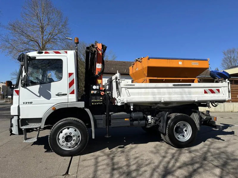 Mercedes-Benz Atego 1318 5 x AK Allrad Kran Palfinger 7001 - 덤프트럭, 크레인 트럭 : 사진 1 Mercedes-Benz Atego 1318 5 x AK Allrad Kran Palfinger 7001 - 덤프트럭, 크레인 트럭 : 사진 1
