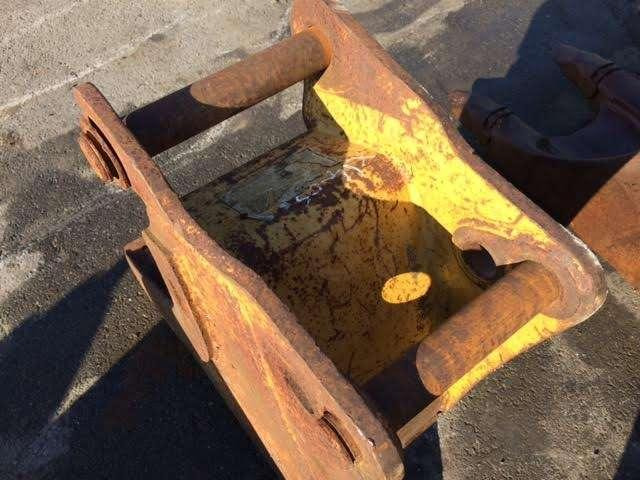 CATERPILLAR 290mm - Type Tractopelle - 굴삭기 버킷 : 사진 4 CATERPILLAR 290mm - Type Tractopelle - 굴삭기 버킷 : 사진 4