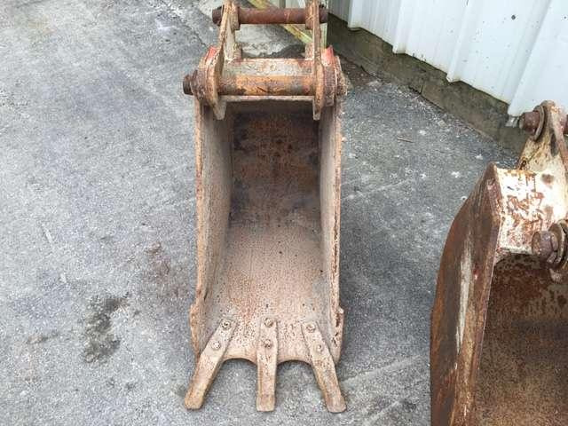 CATERPILLAR 450mm - Tractopelle - 굴삭기 버킷 : 사진 2 CATERPILLAR 450mm - Tractopelle - 굴삭기 버킷 : 사진 2