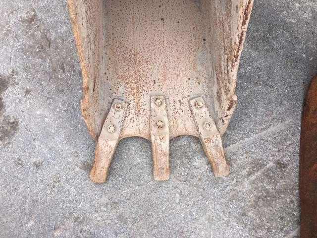 CATERPILLAR 450mm - Tractopelle - 굴삭기 버킷 : 사진 3 CATERPILLAR 450mm - Tractopelle - 굴삭기 버킷 : 사진 3