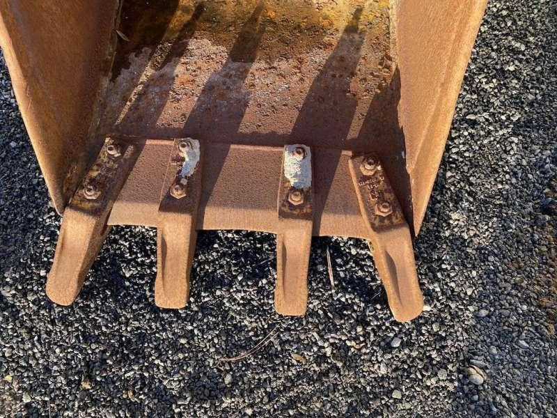 CATERPILLAR 570mm - type tractopelle - 굴삭기 버킷 : 사진 2 CATERPILLAR 570mm - type tractopelle - 굴삭기 버킷 : 사진 2