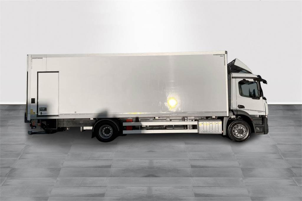 Mercedes-Benz ACTROS 1827 5 KSA - 박스 트럭 : 사진 4 Mercedes-Benz ACTROS 1827 5 KSA - 박스 트럭 : 사진 4