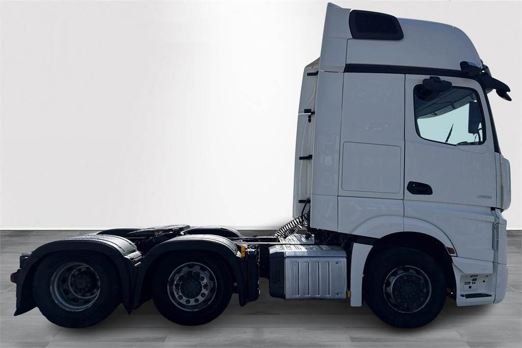 Mercedes-Benz ACTROS 2551LS 6x2/4 Väliteli - 트랙터 유닛 : 사진 5 Mercedes-Benz ACTROS 2551LS 6x2/4 Väliteli - 트랙터 유닛 : 사진 5