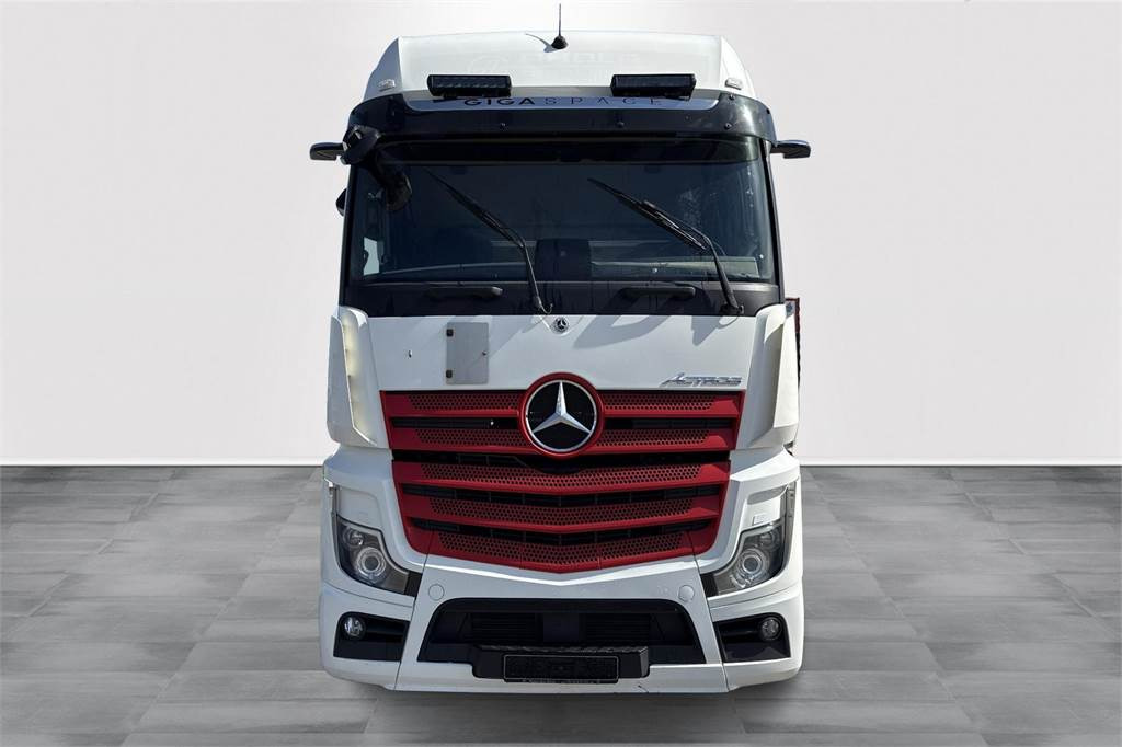 Mercedes-Benz ACTROS 2551LS 6x2/4 Väliteli - 트랙터 유닛 : 사진 3 Mercedes-Benz ACTROS 2551LS 6x2/4 Väliteli - 트랙터 유닛 : 사진 3