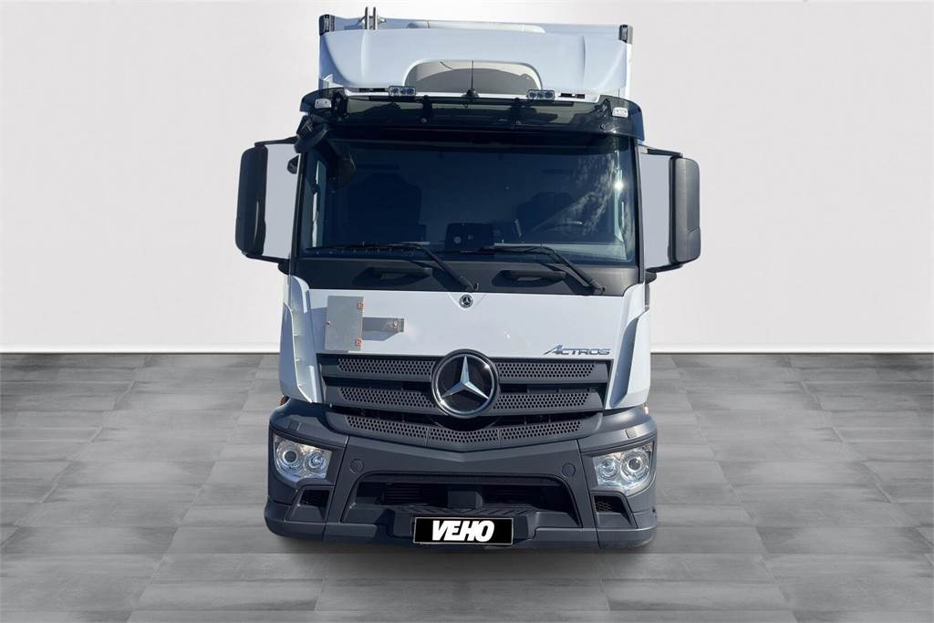 Mercedes-Benz Actros 1827 4x2 8,7m umpikori+PL nostin - 등온 트럭 : 사진 2 Mercedes-Benz Actros 1827 4x2 8,7m umpikori+PL nostin - 등온 트럭 : 사진 2