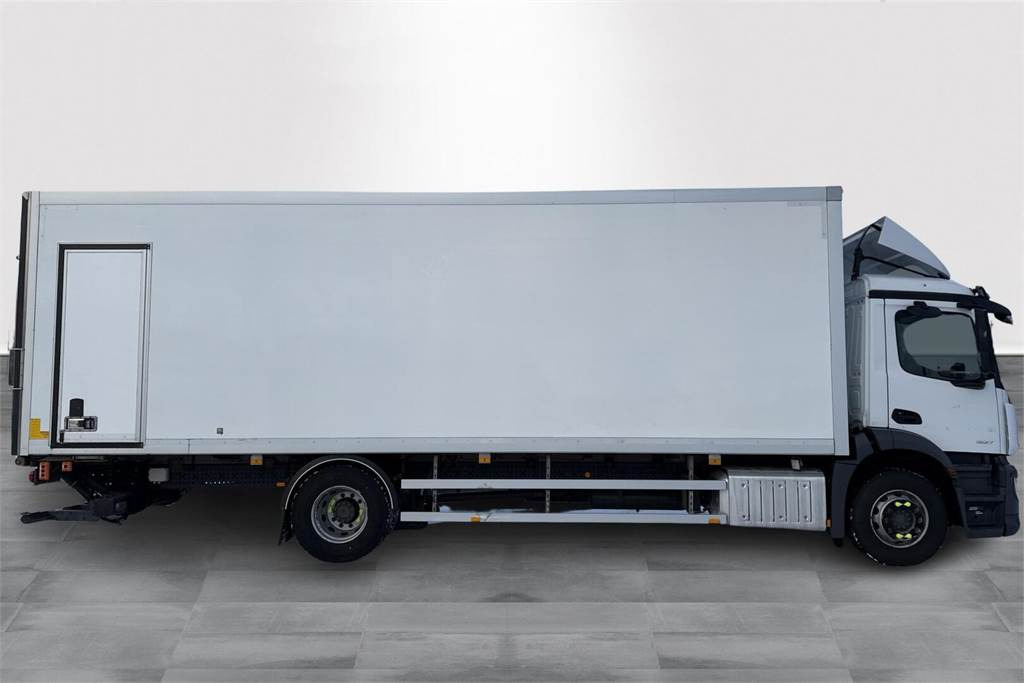 Mercedes-Benz Actros 1827L 8,7m Ksa Umpikori - 박스 트럭 : 사진 4 Mercedes-Benz Actros 1827L 8,7m Ksa Umpikori - 박스 트럭 : 사진 4