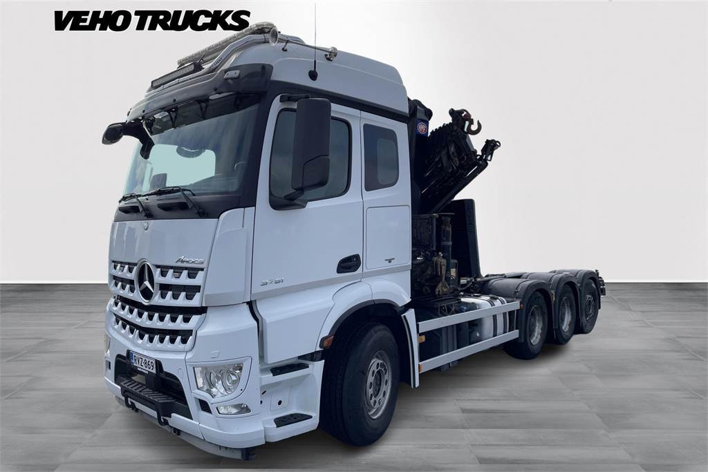 Mercedes-Benz Arocs 3251 8x4*4 - HMF 32 tm - Koukku - 크레인 트럭 : 사진 1 Mercedes-Benz Arocs 3251 8x4*4 - HMF 32 tm - Koukku - 크레인 트럭 : 사진 1