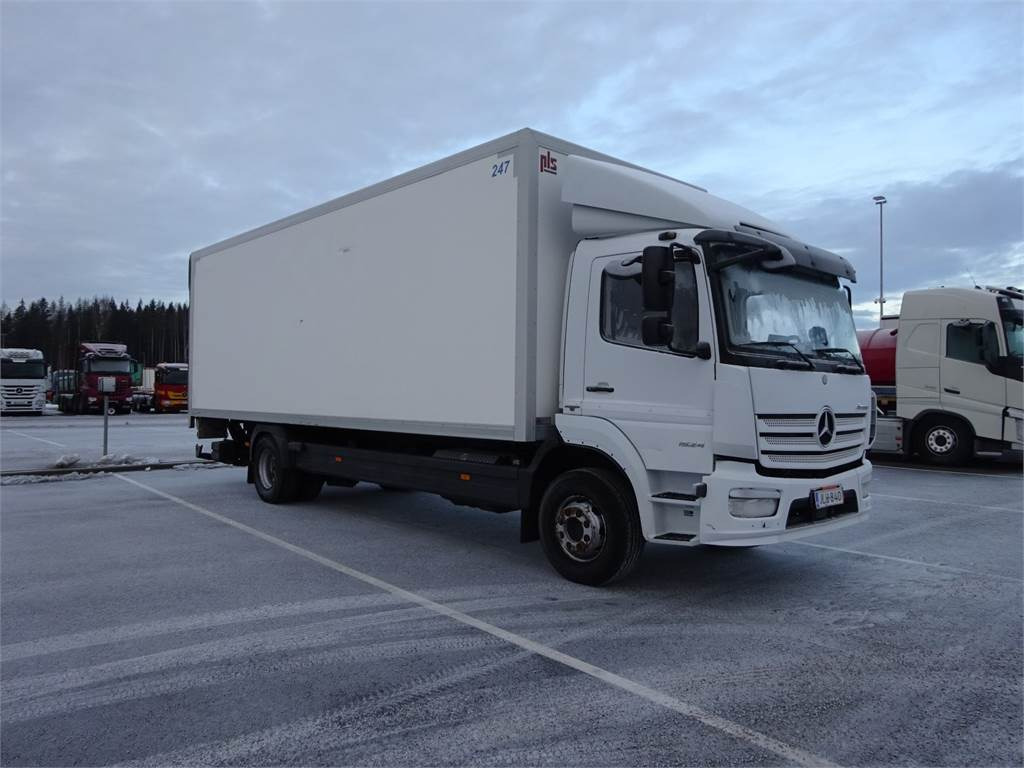 Mercedes-Benz Atego 1524L KSA-kori + PL - 박스 트럭 : 사진 3 Mercedes-Benz Atego 1524L KSA-kori + PL - 박스 트럭 : 사진 3