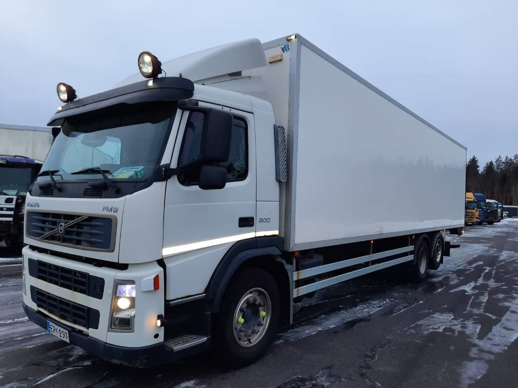 Volvo FM 9 300 - 박스 트럭 : 사진 1 Volvo FM 9 300 - 박스 트럭 : 사진 1