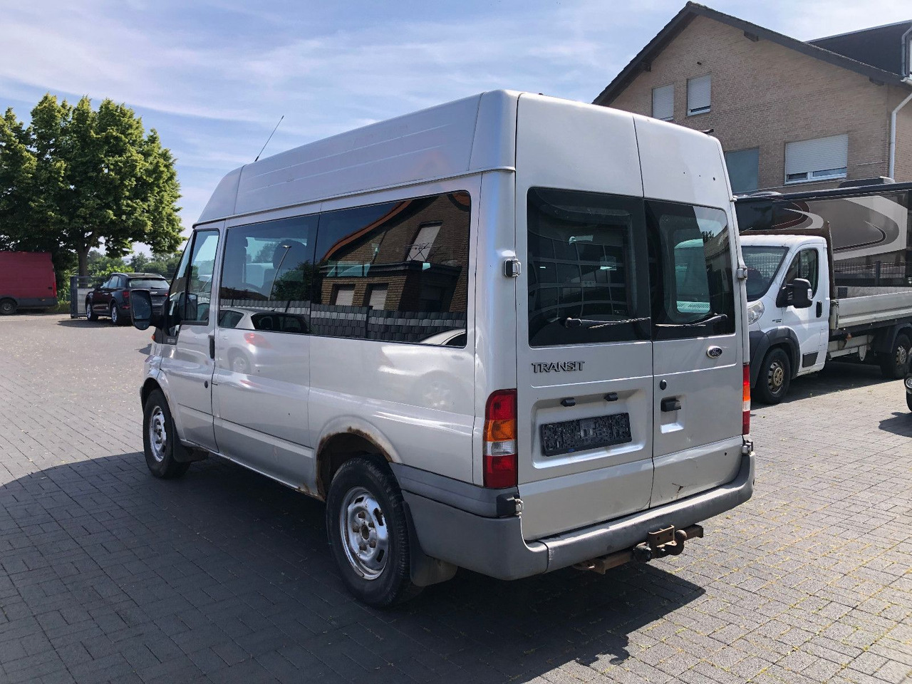 Ford Transit 2.4 TDi, Heckantrieb, 8-Sitzer, Klima - 승합차 : 사진 4 Ford Transit 2.4 TDi, Heckantrieb, 8-Sitzer, Klima - 승합차 : 사진 4