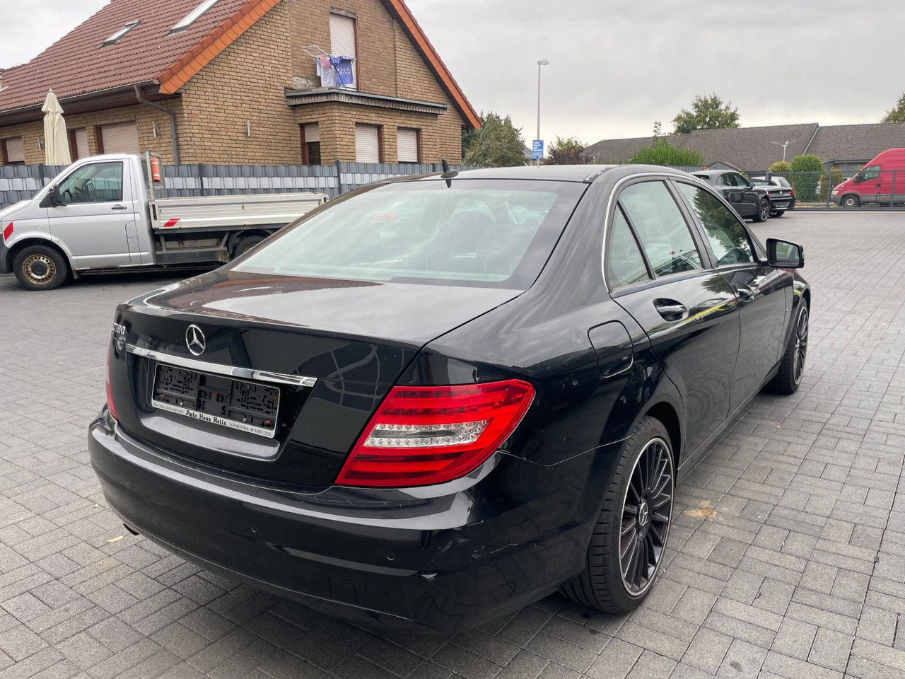 Mercedes-Benz C 180 C -Klasse Lim. C 180 CGI BlueEfficiency - 세단 : 사진 2 Mercedes-Benz C 180 C -Klasse Lim. C 180 CGI BlueEfficiency - 세단 : 사진 2