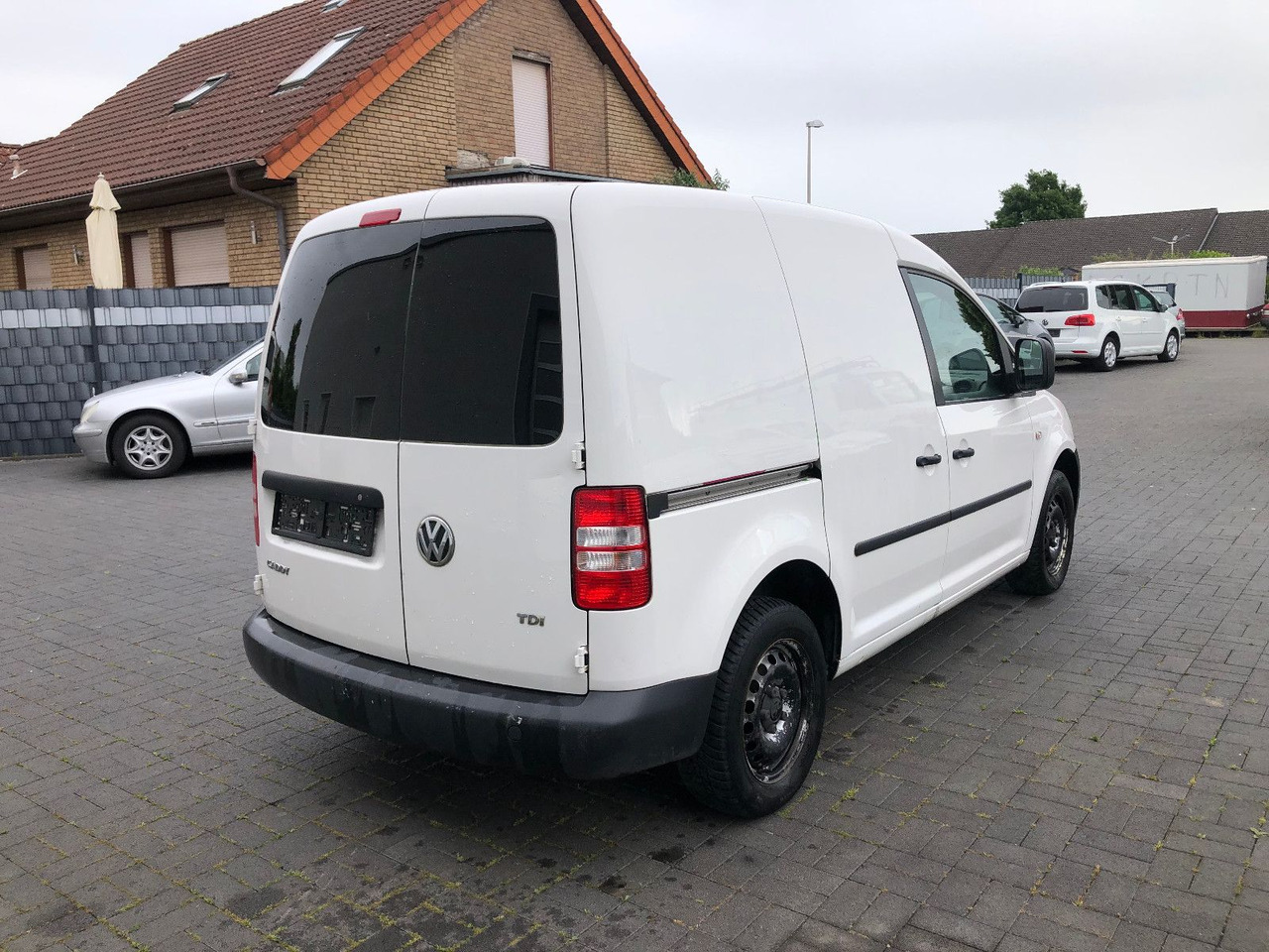 Volkswagen Caddy 1.6 TDi EcoProfi - 소형 밴 : 사진 2 Volkswagen Caddy 1.6 TDi EcoProfi - 소형 밴 : 사진 2