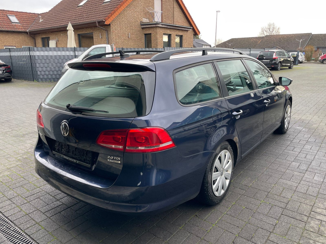 Volkswagen Passat Variant Trendline BlueMotion - 스테이션 왜건 : 사진 4 Volkswagen Passat Variant Trendline BlueMotion - 스테이션 왜건 : 사진 4