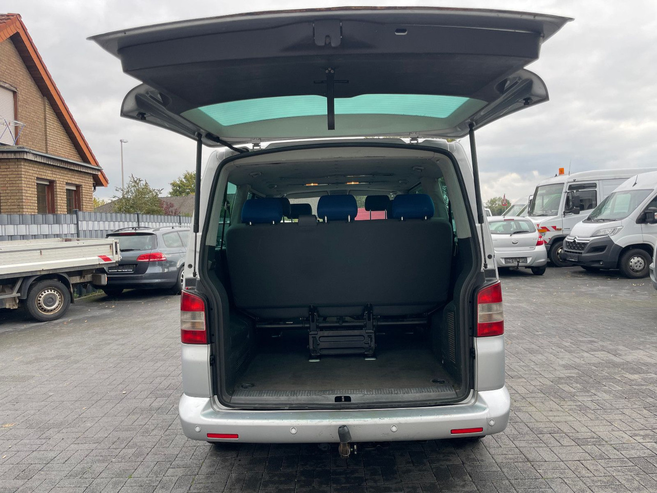 리스  Volkswagen T5 2.5 TDi Caravelle 4Motion 8-Sitzer Volkswagen T5 2.5 TDi Caravelle 4Motion 8-Sitzer : 사진 18