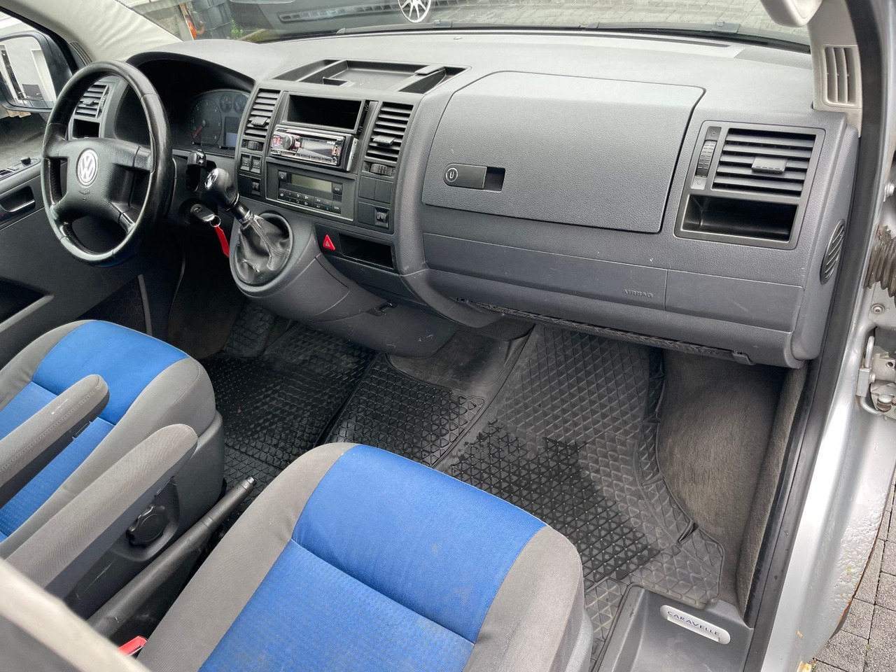 리스  Volkswagen T5 2.5 TDi Caravelle 4Motion 8-Sitzer Volkswagen T5 2.5 TDi Caravelle 4Motion 8-Sitzer : 사진 14