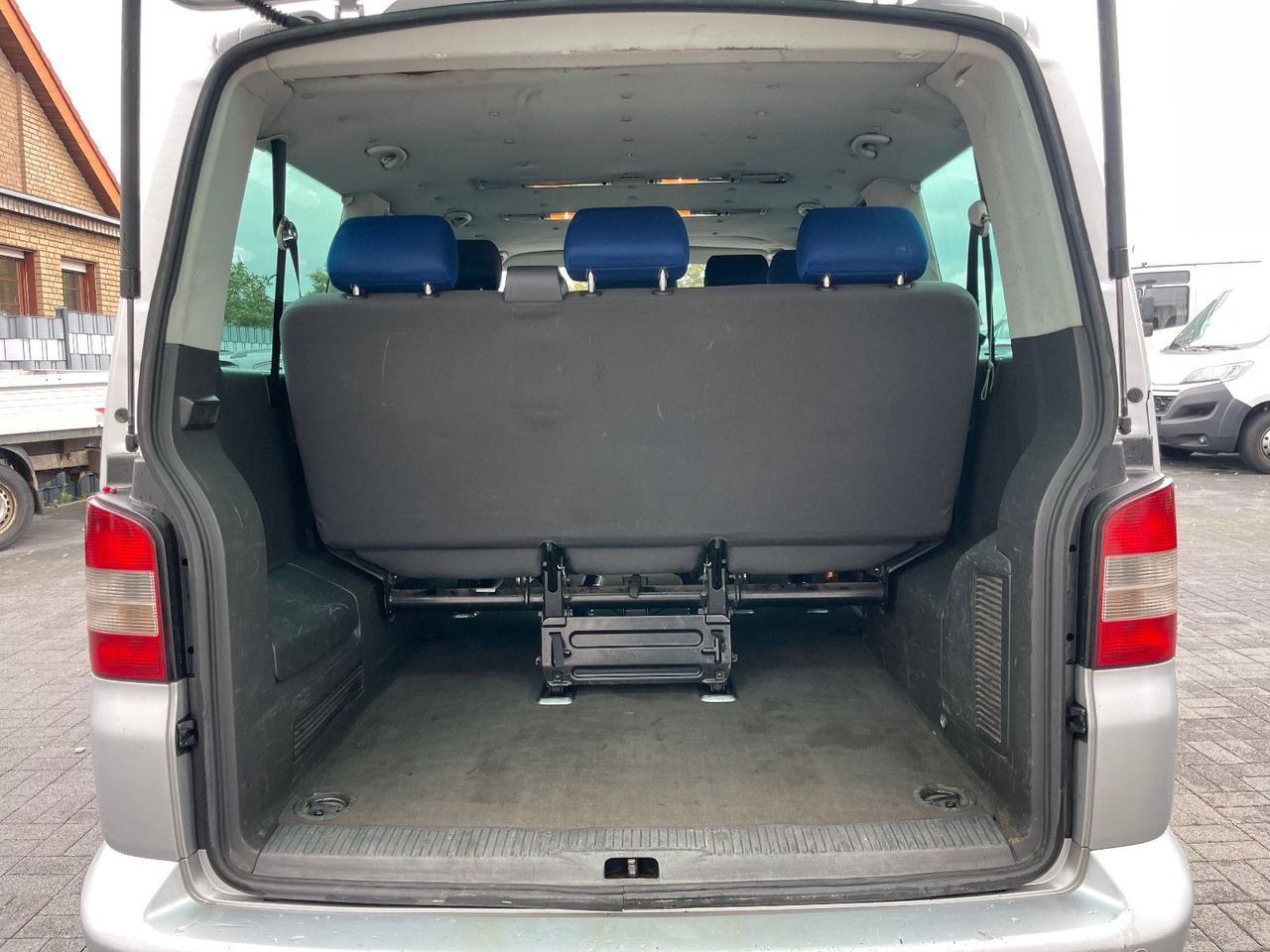 리스  Volkswagen T5 2.5 TDi Caravelle 4Motion 8-Sitzer Volkswagen T5 2.5 TDi Caravelle 4Motion 8-Sitzer : 사진 19