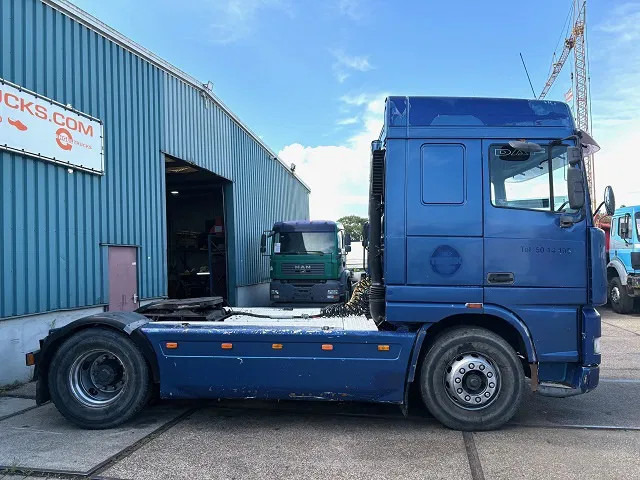 DAF 95.380 XF SPACECAB (EURO 2 / ZF16 MANUAL GEARBOX / HYDRAULIC KIT / P.T.O. / SIDE SKIRTS / AIRCONDITIONING) - 트랙터 유닛 : 사진 4 DAF 95.380 XF SPACECAB (EURO 2 / ZF16 MANUAL GEARBOX / HYDRAULIC KIT / P.T.O. / SIDE SKIRTS / AIRCONDITIONING) - 트랙터 유닛 : 사진 4