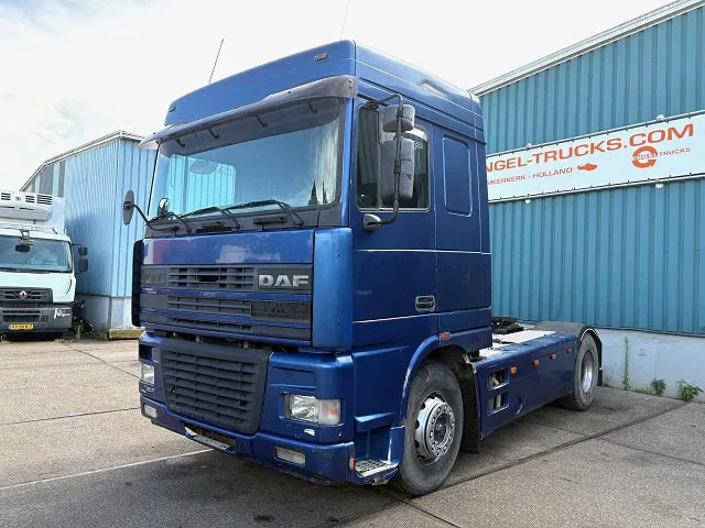 DAF 95.380 XF SPACECAB (EURO 2 / ZF16 MANUAL GEARBOX / HYDRAULIC KIT / P.T.O. / SIDE SKIRTS / AIRCONDITIONING) - 트랙터 유닛 : 사진 1 DAF 95.380 XF SPACECAB (EURO 2 / ZF16 MANUAL GEARBOX / HYDRAULIC KIT / P.T.O. / SIDE SKIRTS / AIRCONDITIONING) - 트랙터 유닛 : 사진 1