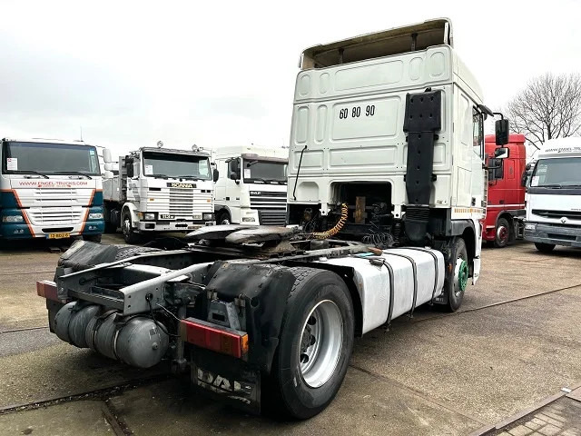 DAF 95.430 XF SPACECAB (EURO 2 / ZF16 MANUAL GEARBOX / ZF-INTARDER / AIRCONDITIONING) - 트랙터 유닛 : 사진 4 DAF 95.430 XF SPACECAB (EURO 2 / ZF16 MANUAL GEARBOX / ZF-INTARDER / AIRCONDITIONING) - 트랙터 유닛 : 사진 4