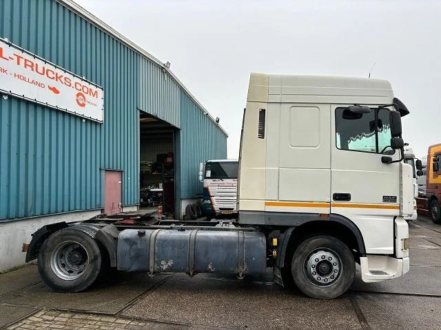 DAF 95.430 XF SPACECAB (EURO 3 / ZF16 MANUAL GEARBOX / ZF-INTARDER / AIRCONDITIONING / 870 LITER DIESELTANK) - 트랙터 유닛 : 사진 4 DAF 95.430 XF SPACECAB (EURO 3 / ZF16 MANUAL GEARBOX / ZF-INTARDER / AIRCONDITIONING / 870 LITER DIESELTANK) - 트랙터 유닛 : 사진 4