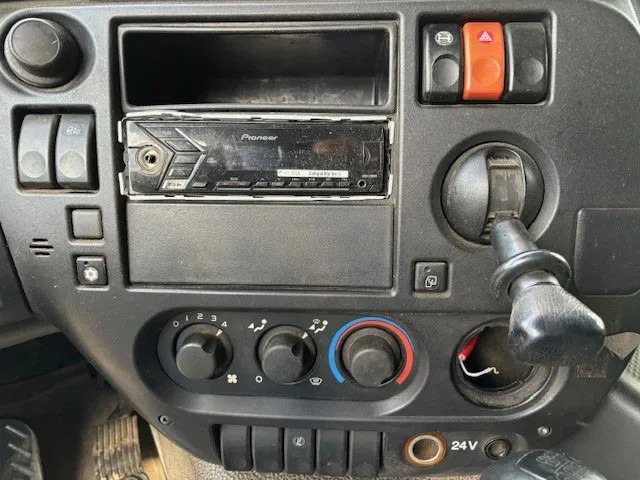트랙터 유닛 DAF CF 85.410 4x2 SLEEPERCAB (ZF16 MANUAL GEARBOX / EURO 5 / AIRCONDITIONING) : 사진 9