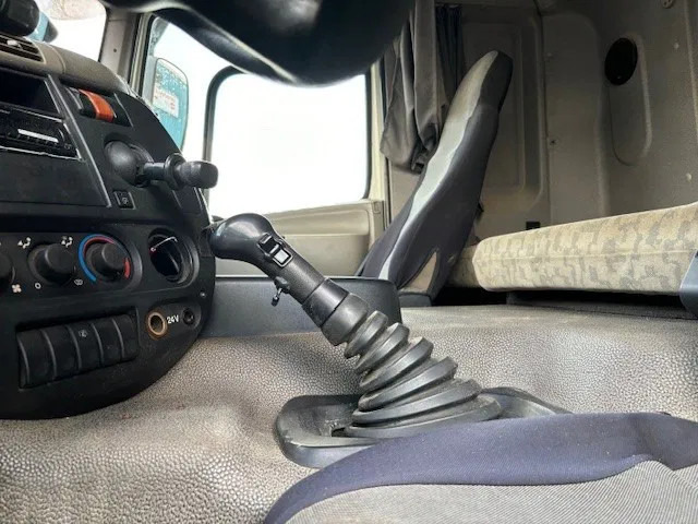 트랙터 유닛 DAF CF 85.410 4x2 SLEEPERCAB (ZF16 MANUAL GEARBOX / EURO 5 / AIRCONDITIONING) : 사진 8