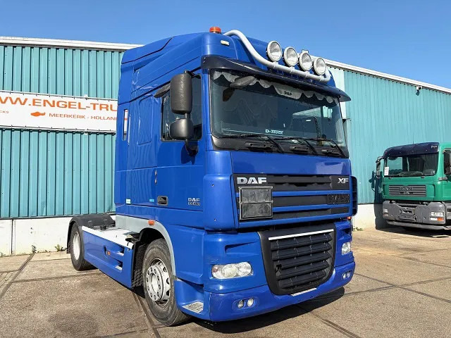 DAF XF 105.460 ATE SPACECAB (ZF16 MANUAL GEARBOX / HYDRAULIC KIT / P.T.O. / ADR-VLG / FULL SPOILERSET / FRIDGE) - 트랙터 유닛 : 사진 2 DAF XF 105.460 ATE SPACECAB (ZF16 MANUAL GEARBOX / HYDRAULIC KIT / P.T.O. / ADR-VLG / FULL SPOILERSET / FRIDGE) - 트랙터 유닛 : 사진 2