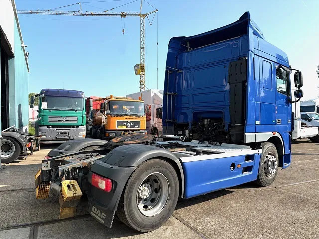 DAF XF 105.460 ATE SPACECAB (ZF16 MANUAL GEARBOX / HYDRAULIC KIT / P.T.O. / ADR-VLG / FULL SPOILERSET / FRIDGE) - 트랙터 유닛 : 사진 3 DAF XF 105.460 ATE SPACECAB (ZF16 MANUAL GEARBOX / HYDRAULIC KIT / P.T.O. / ADR-VLG / FULL SPOILERSET / FRIDGE) - 트랙터 유닛 : 사진 3
