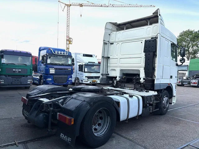 DAF XF 105.460 SPACECAB (ZF-MANUAL GEARBOX / 2x DIESELTANK / MX-ENGINE BRAKE / AIRCONDITIONING / FRIDGE / ETC. - 트랙터 유닛 : 사진 3 DAF XF 105.460 SPACECAB (ZF-MANUAL GEARBOX / 2x DIESELTANK / MX-ENGINE BRAKE / AIRCONDITIONING / FRIDGE / ETC. - 트랙터 유닛 : 사진 3