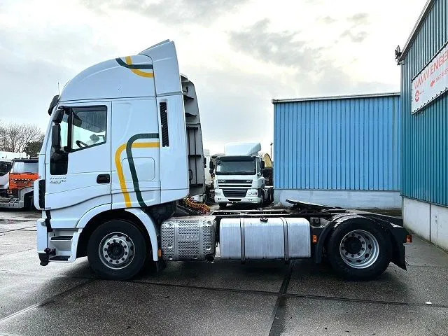 Iveco Stralis 440.42 /TP HIGH-WAY (EURO 6 / AUTOMATIC GEARBOX / 2x TANK / FRIDGE / AIRCONDITIONING / ETC.) - 트랙터 유닛 : 사진 5 Iveco Stralis 440.42 /TP HIGH-WAY (EURO 6 / AUTOMATIC GEARBOX / 2x TANK / FRIDGE / AIRCONDITIONING / ETC.) - 트랙터 유닛 : 사진 5