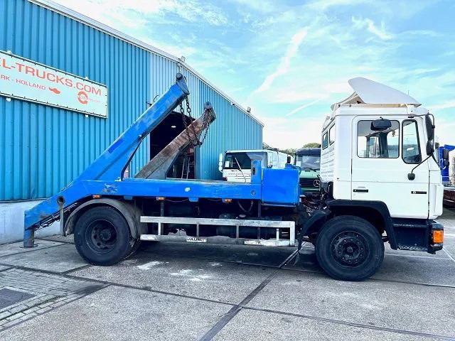 MAN F 18.232 (6 CILINDER) M90 WITH TELESCOPIC CONTAINER SYSTEM (8 GEARS MANUAL GEARBOX / EURO 1 (MECHANICAL PUMP AND INJECTORS)) - 스킵 로더 트럭 : 사진 4 MAN F 18.232 (6 CILINDER) M90 WITH TELESCOPIC CONTAINER SYSTEM (8 GEARS MANUAL GEARBOX / EURO 1 (MECHANICAL PUMP AND INJECTORS)) - 스킵 로더 트럭 : 사진 4