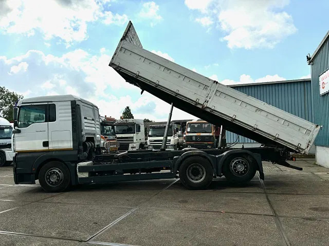 MAN TGA 26.410 XL 6x2 KIPPER (6-CILINDER HEADS) (ZF16 MANUAL GEARBOX / LIFT-AXLE / HYDRAULIC KIT / AIRCONDITIONING) - 덤프트럭 : 사진 5 MAN TGA 26.410 XL 6x2 KIPPER (6-CILINDER HEADS) (ZF16 MANUAL GEARBOX / LIFT-AXLE / HYDRAULIC KIT / AIRCONDITIONING) - 덤프트럭 : 사진 5
