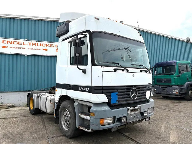 Mercedes-Benz Actros 1840 LS (MP1) (EPS WITH CLUTCH (3 PEDALS) / RETARDER / ROOF SPOILER / ETC.) - 트랙터 유닛 : 사진 2 Mercedes-Benz Actros 1840 LS (MP1) (EPS WITH CLUTCH (3 PEDALS) / RETARDER / ROOF SPOILER / ETC.) - 트랙터 유닛 : 사진 2