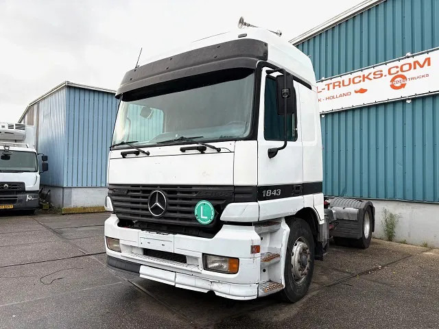 Mercedes-Benz Actros 1843 LS (MP1) (EPS WITH CLUTCH (3 PEDALS) / AIRCONDITIONING / SUNVISOR / ETC.) - 트랙터 유닛 : 사진 1 Mercedes-Benz Actros 1843 LS (MP1) (EPS WITH CLUTCH (3 PEDALS) / AIRCONDITIONING / SUNVISOR / ETC.) - 트랙터 유닛 : 사진 1