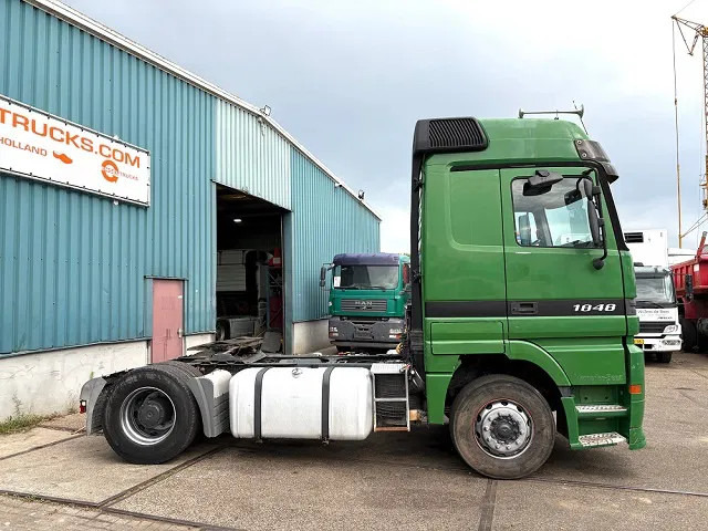 Mercedes-Benz Actros 1848 V8 MEGASPACE (EPS WITH CLUTCH (3 PEDALS) / REDUCTION AXLE / FRIDGE / ETC.) - 트랙터 유닛 : 사진 4 Mercedes-Benz Actros 1848 V8 MEGASPACE (EPS WITH CLUTCH (3 PEDALS) / REDUCTION AXLE / FRIDGE / ETC.) - 트랙터 유닛 : 사진 4