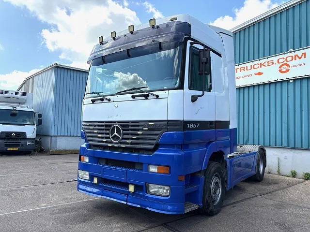 Mercedes-Benz Actros 1857 LS (MP1) MEGASPACE (EPS WITH CLUTCH (3-PEDALS) / RETARDER / REDUCTION AXLE / AIRCONDITIONING) - 트랙터 유닛 : 사진 1 Mercedes-Benz Actros 1857 LS (MP1) MEGASPACE (EPS WITH CLUTCH (3-PEDALS) / RETARDER / REDUCTION AXLE / AIRCONDITIONING) - 트랙터 유닛 : 사진 1