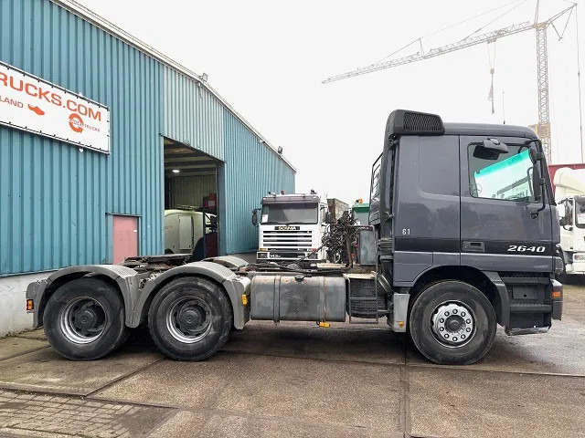 Mercedes-Benz Actros 2640 S 6x4 FULL STEEL TRACTOR UNIT (EPS WITH CLUTCH (3 PEDALS) / REDUCTION AXLES / FULL STEEL SUSPENSION / HYDRAULIC KIT - 트랙터 유닛 : 사진 4 Mercedes-Benz Actros 2640 S 6x4 FULL STEEL TRACTOR UNIT (EPS WITH CLUTCH (3 PEDALS) / REDUCTION AXLES / FULL STEEL SUSPENSION / HYDRAULIC KIT - 트랙터 유닛 : 사진 4