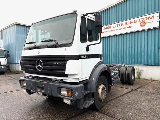 Mercedes-Benz SK 1824 K (ONLY 226.000 KM!) 4x2 FULL STEEL CHASSIS (MANUAL GEARBOX / REDUCTION AXLE / FULL STEEL SUSPENSION / P.T.O.) - 캡 새시 트럭 : 사진 1 Mercedes-Benz SK 1824 K (ONLY 226.000 KM!) 4x2 FULL STEEL CHASSIS (MANUAL GEARBOX / REDUCTION AXLE / FULL STEEL SUSPENSION / P.T.O.) - 캡 새시 트럭 : 사진 1