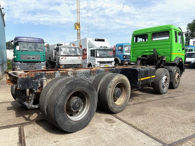 Mercedes-Benz SK 3335K 8x4 FULL STEEL CHASSIS (ZF16 MANUAL GEARBOX / RETARDER / FULL STEEL SUSPENSION / REDUCTION AXLES) - 캡 새시 트럭 : 사진 3 Mercedes-Benz SK 3335K 8x4 FULL STEEL CHASSIS (ZF16 MANUAL GEARBOX / RETARDER / FULL STEEL SUSPENSION / REDUCTION AXLES) - 캡 새시 트럭 : 사진 3