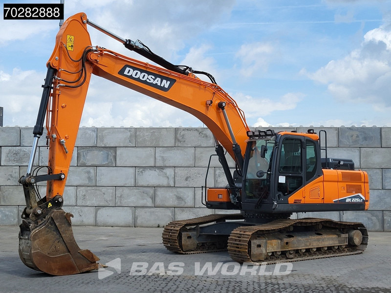 Doosan DX225 LC-7 4 BUCKETS - 크롤러 굴삭기 : 사진 2 Doosan DX225 LC-7 4 BUCKETS - 크롤러 굴삭기 : 사진 2