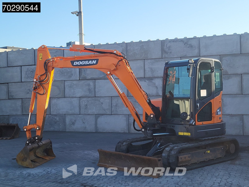 Doosan DX63-3 - 미니 굴삭기 : 사진 3 Doosan DX63-3 - 미니 굴삭기 : 사진 3