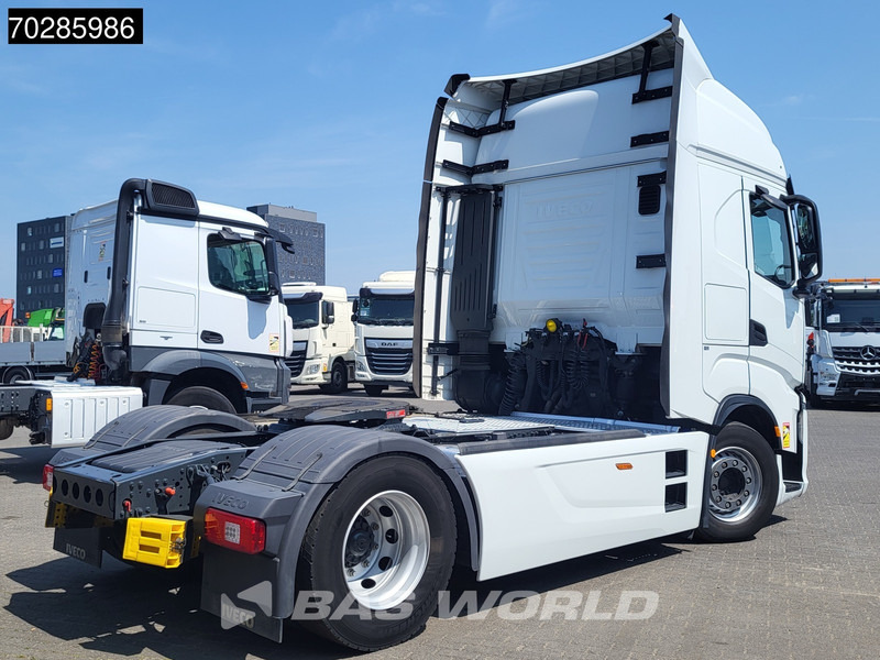 Iveco S-Way 490 4X2 Retarder Standklima 2xTanks Navi ACC LED Euro 6 - 트랙터 유닛 : 사진 3 Iveco S-Way 490 4X2 Retarder Standklima 2xTanks Navi ACC LED Euro 6 - 트랙터 유닛 : 사진 3