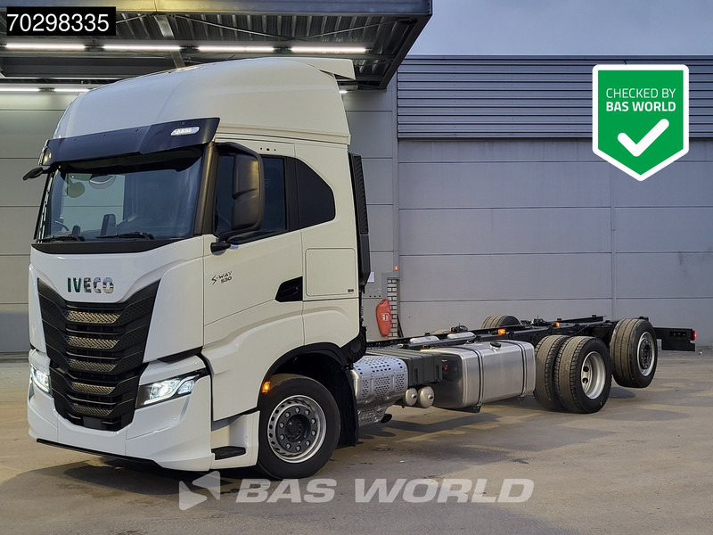 Iveco S-Way 530 6X2 NEW chassis! Retarder Standairco Lift+Steering-Axle Automatic LED ACC Euro 6 - 캡 새시 트럭 : 사진 1 Iveco S-Way 530 6X2 NEW chassis! Retarder Standairco Lift+Steering-Axle Automatic LED ACC Euro 6 - 캡 새시 트럭 : 사진 1