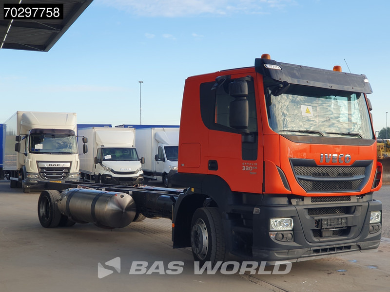 Iveco Stralis 330 4X2 - 캡 새시 트럭 : 사진 3 Iveco Stralis 330 4X2 - 캡 새시 트럭 : 사진 3