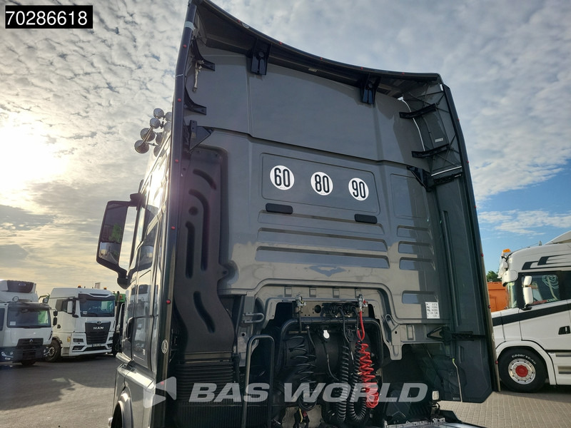 MAN TGX 18.520 4X2 Individual Lion S! GX Retarder Full-Air 2x Tanks Navi LED ACC Euro 6 - 트랙터 유닛 : 사진 3 MAN TGX 18.520 4X2 Individual Lion S! GX Retarder Full-Air 2x Tanks Navi LED ACC Euro 6 - 트랙터 유닛 : 사진 3